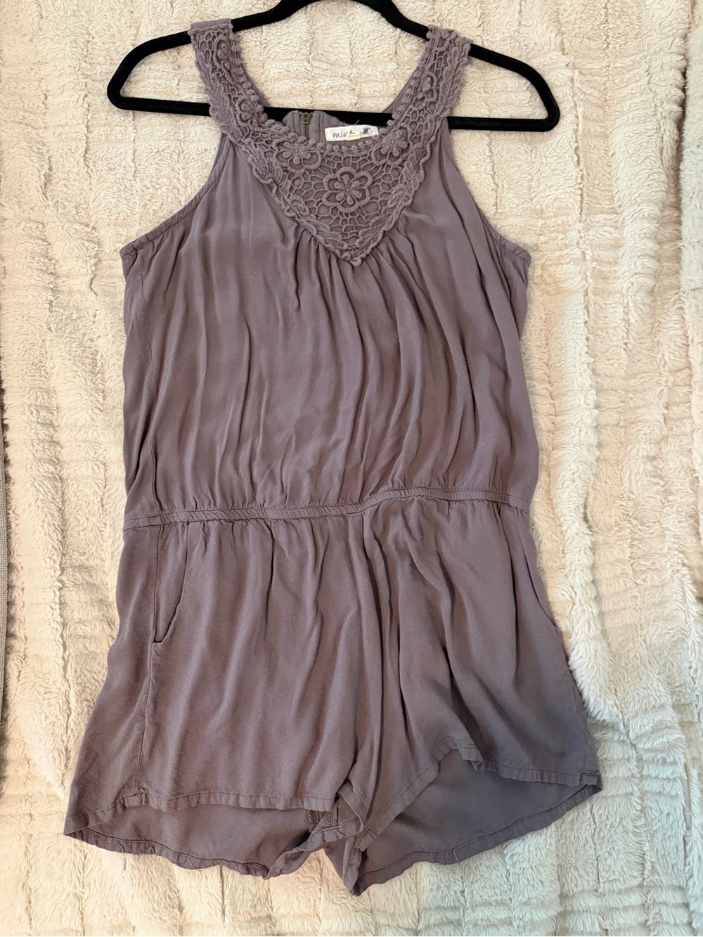 mine Mauve Lace-Trim Sleeveless Romper